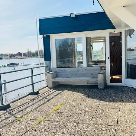 Weromerie Premium And Hotel Wormer