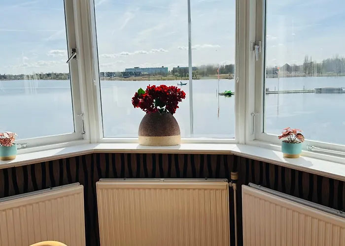 Weromerie Premium And Hotel Wormer