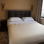 Weromerie Premium And Hotel